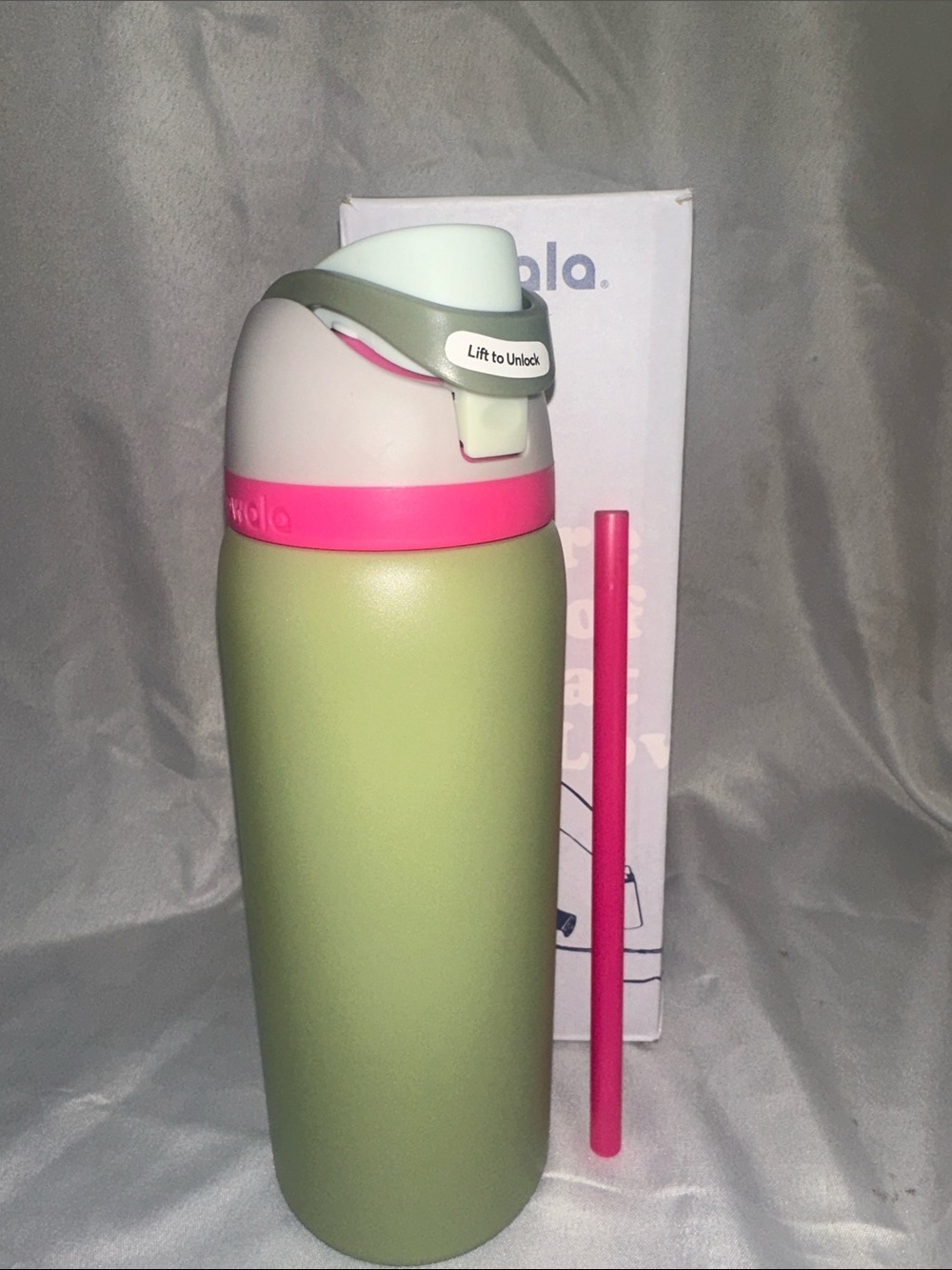Owala insulated water bottle with a built-in straw. 32oz.